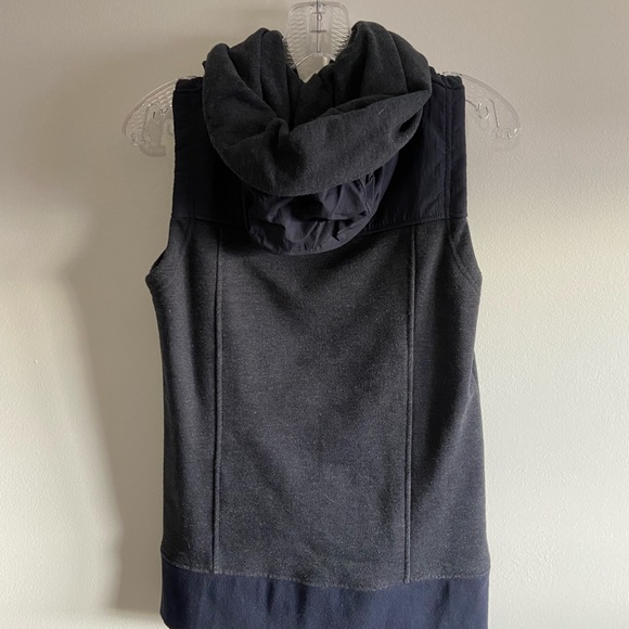 COPY - Burton Vest - Picture 2 of 2